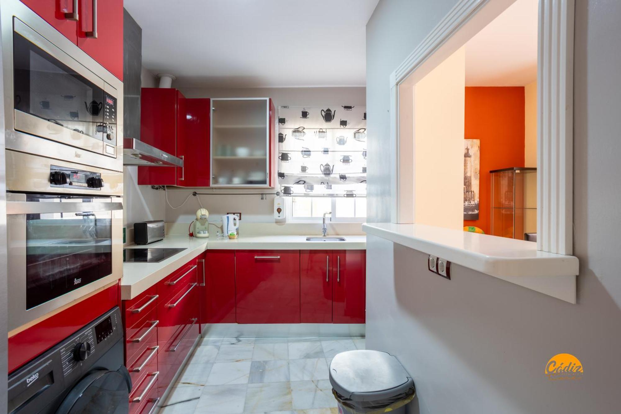 Red Home By Cadiz Time Экстерьер фото